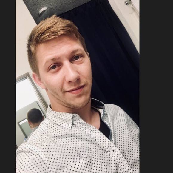 Meet your Posher, Aaron - Picture 1 of 1